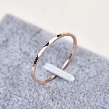 Jednoduché osobnosti lesklý študent mužov a žien odolné jeden prsteň titanium oceľový prsteň pár