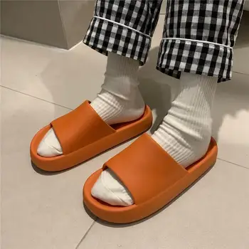 Japonský nový 2021 lete jednoduché sandále a papuče dievčatá krytý home pure color vonkajšie nosenie v pohode hrubé-soled papuče pre ženy