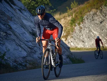 2019 nové kolesá Mavic Pro team Cyklistické podbradník krátky závod ľahké nohavice s náprsenkou krátky, dlhý čas jazdy bicykel spodnej Ropa Ciclismo bicykli krátke
