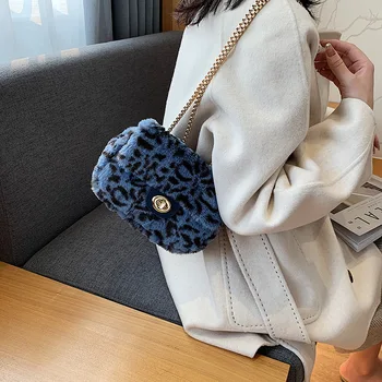 Dizajn textúra taška žien taška 2021 nové príležitostné fashion reťazca ramenný messenger taška hit farba wild trend prenosné chlpaté taška